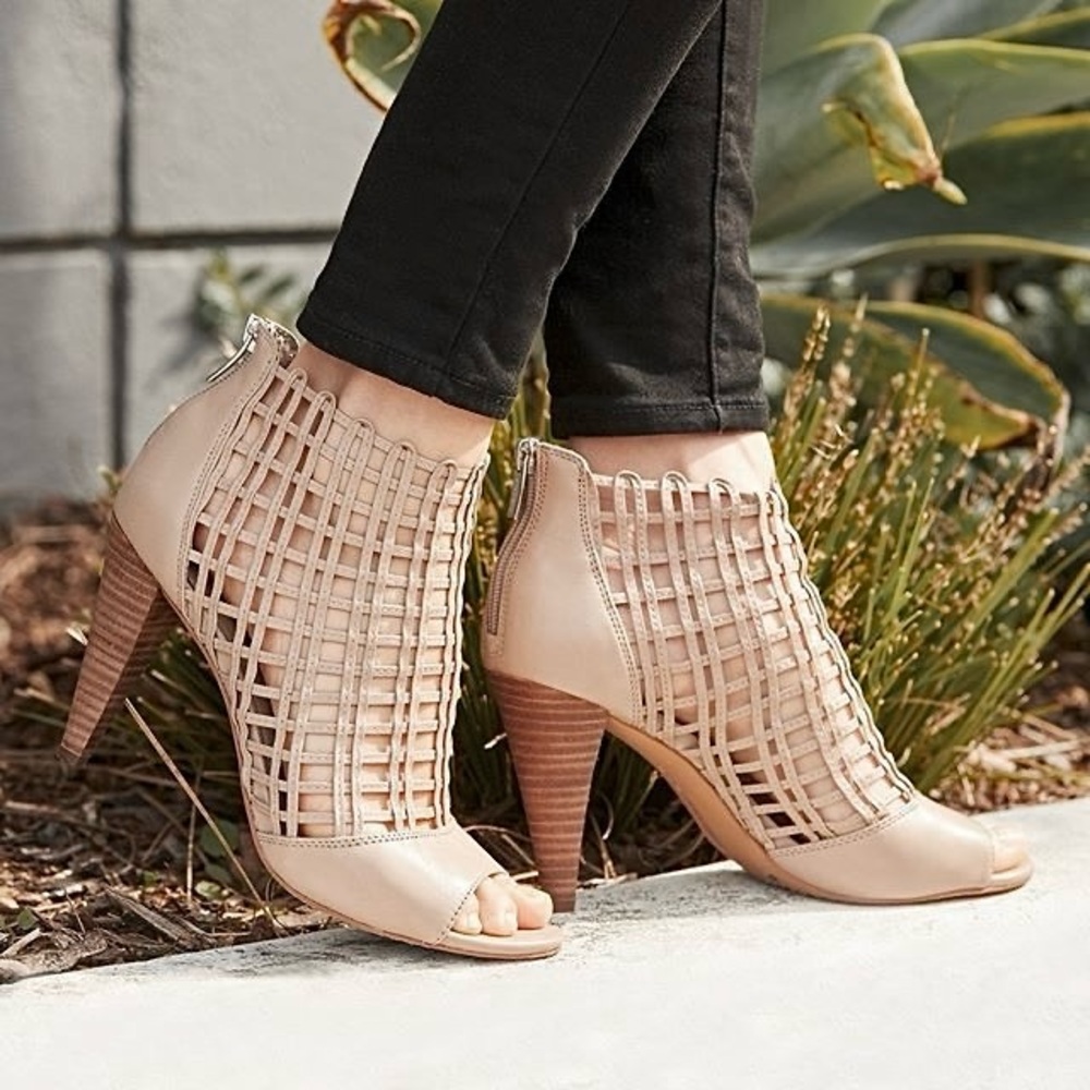 Vince Camuto Atina Woven Leather Peep-Toe Heeled Booties Size 7.5 - Picture 2 of 12